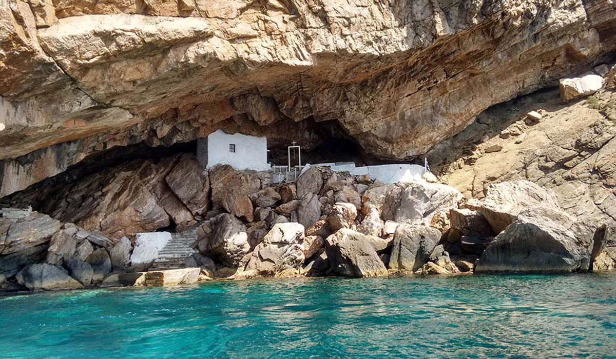 Συντήρηση στο εξωκλήσι του Αγίου Στεφάνου Σύρου από το πλήρωμα της ΤΠΚ ΓΡΗΓΟΡΟΠΟΥΛΟΣ (εικόνες)